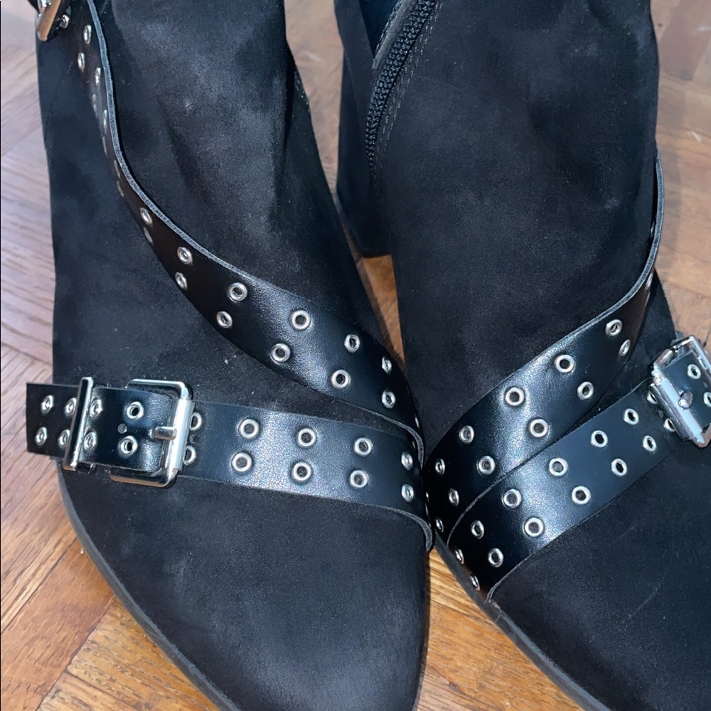 Size 12W black ankle boots, chunky heel